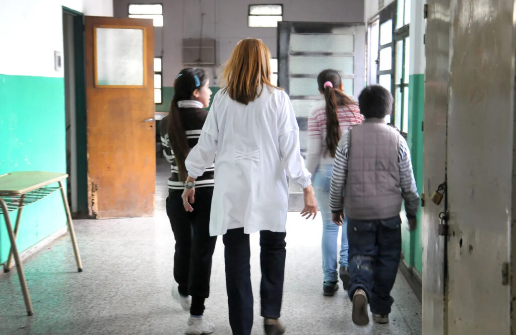 Los gremios docentes esperan la respuesta de las bases y definen si aceptan la oferta de Provincia