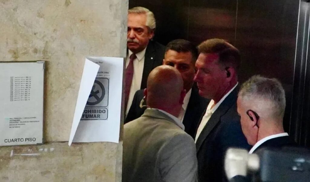 Alberto Fernández presentó un escrito y se negó a declarar