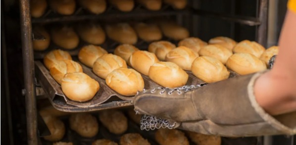 Asaltaron y le dispararon a una familia de panaderos de La Plata en medio de un feroz robo