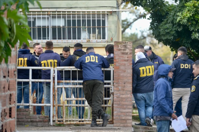 Inseguridad en La Plata: ladrones se hicieron pasar por policías de la DDI y desvalijaron a dos jubiladas