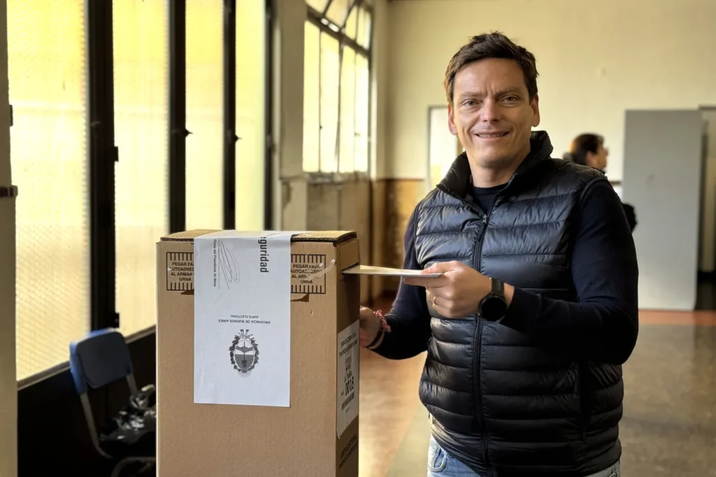 Votó Pablo Nicoletti en La Plata: “Esperemos que la gente participe, que venga a votar”