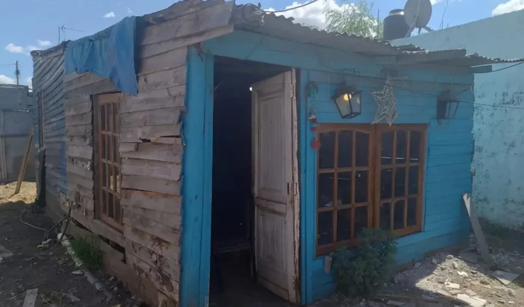 Encontraron muerta a una mujer en su casa de La Plata y buscan determinar qué ocurrió