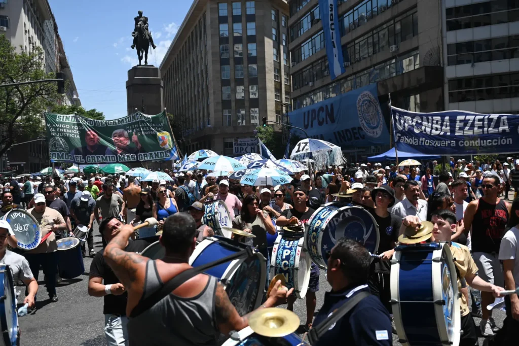 El Gobierno descontará el día a los trabajadores estatales que adhieran al paro nacional