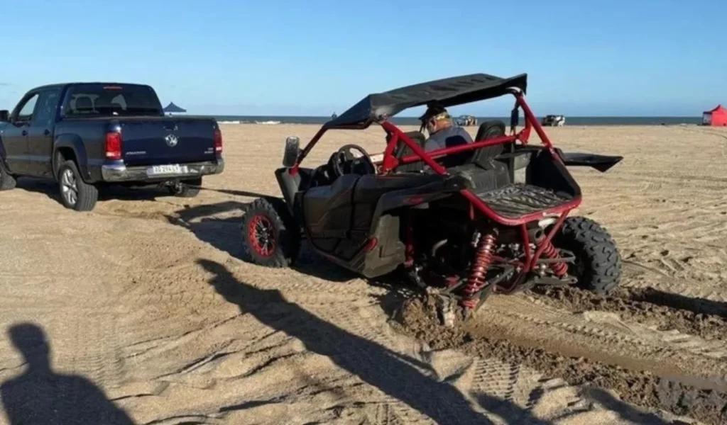 Una emprendedora con locales en La Plata sufrió un brutal accidente a bordo de un UTV en Villa Gesell