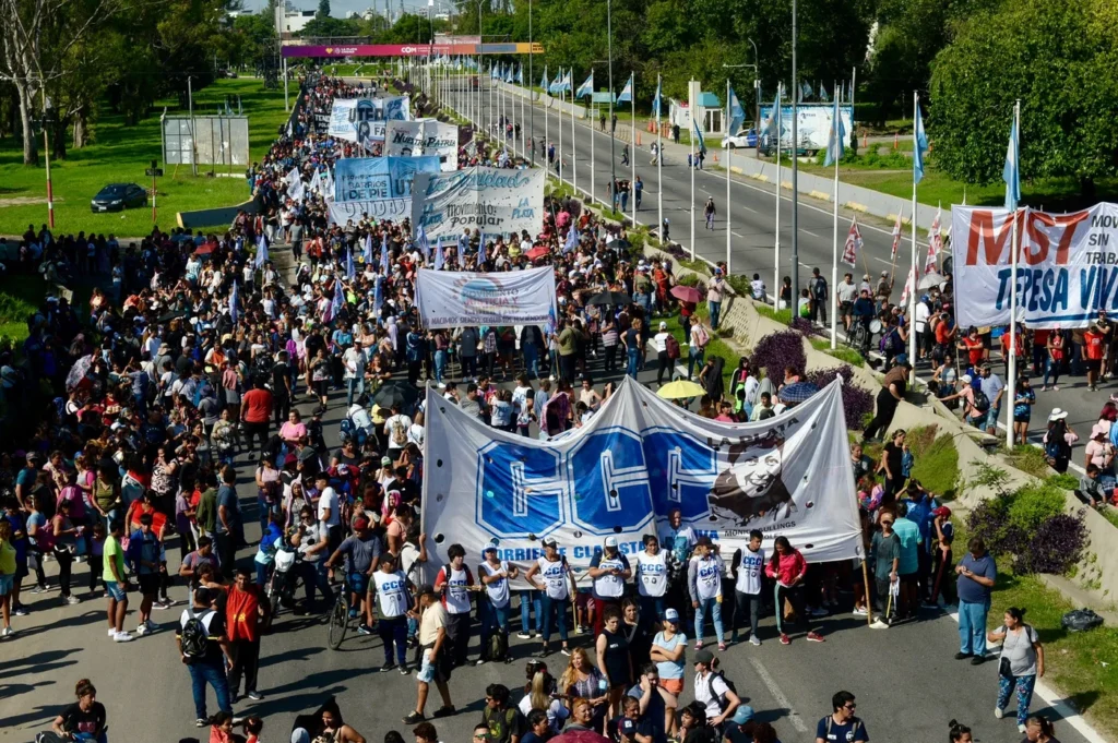 Organizaciones sociales y gremios cortarán la Autopista La Plata-Buenos Aires para rechazar la reforma laboral