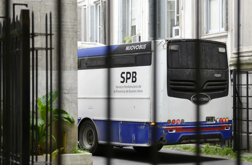 El juicio a los falsos policías en La Plata arrancó con pruebas perdidas y un fuerte golpe a la acusación