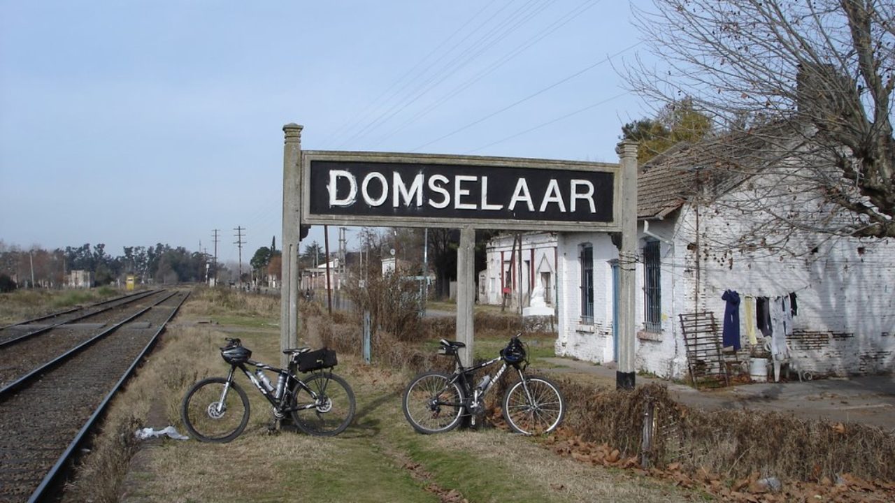 Domselaar: 161 años de historia entre el ferrocarril, las estancias y una nueva generación de vecinos