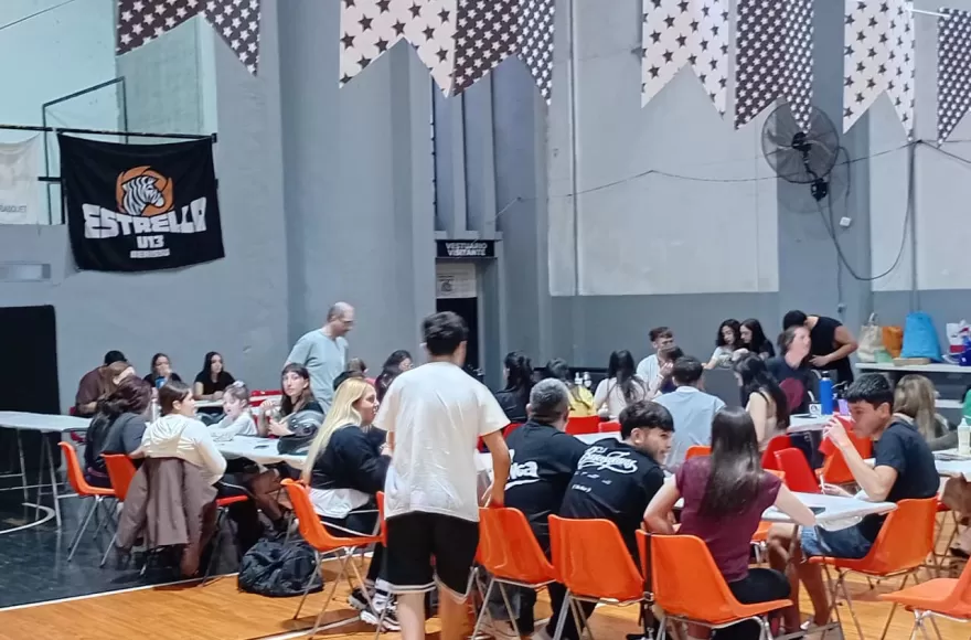 Estrella de Berisso abrió sus puertas a la comunidad con una tarde de kermés y encuentro