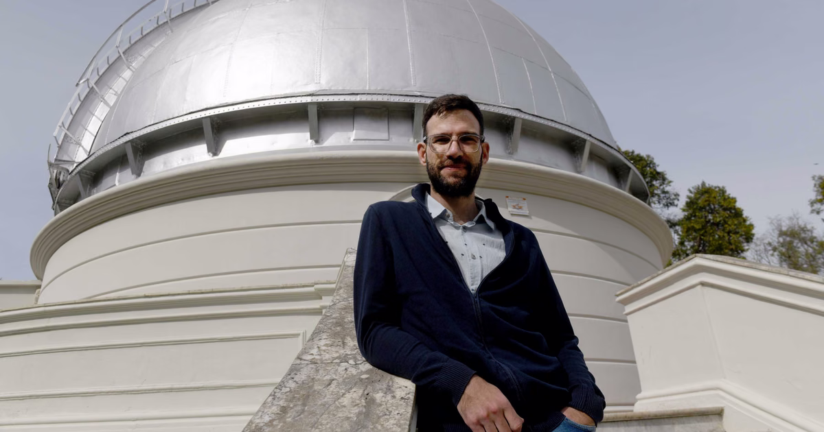 La historia del explorador del cielo formado en la UNLP que ayudó a detectar el planeta más joven