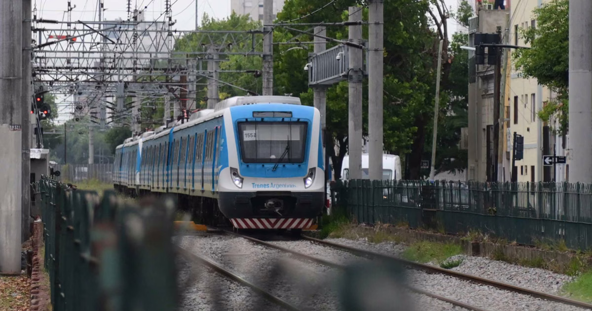 El Tren Roca funciona con servicio limitado hasta Quilmes tras un accidente en las vías